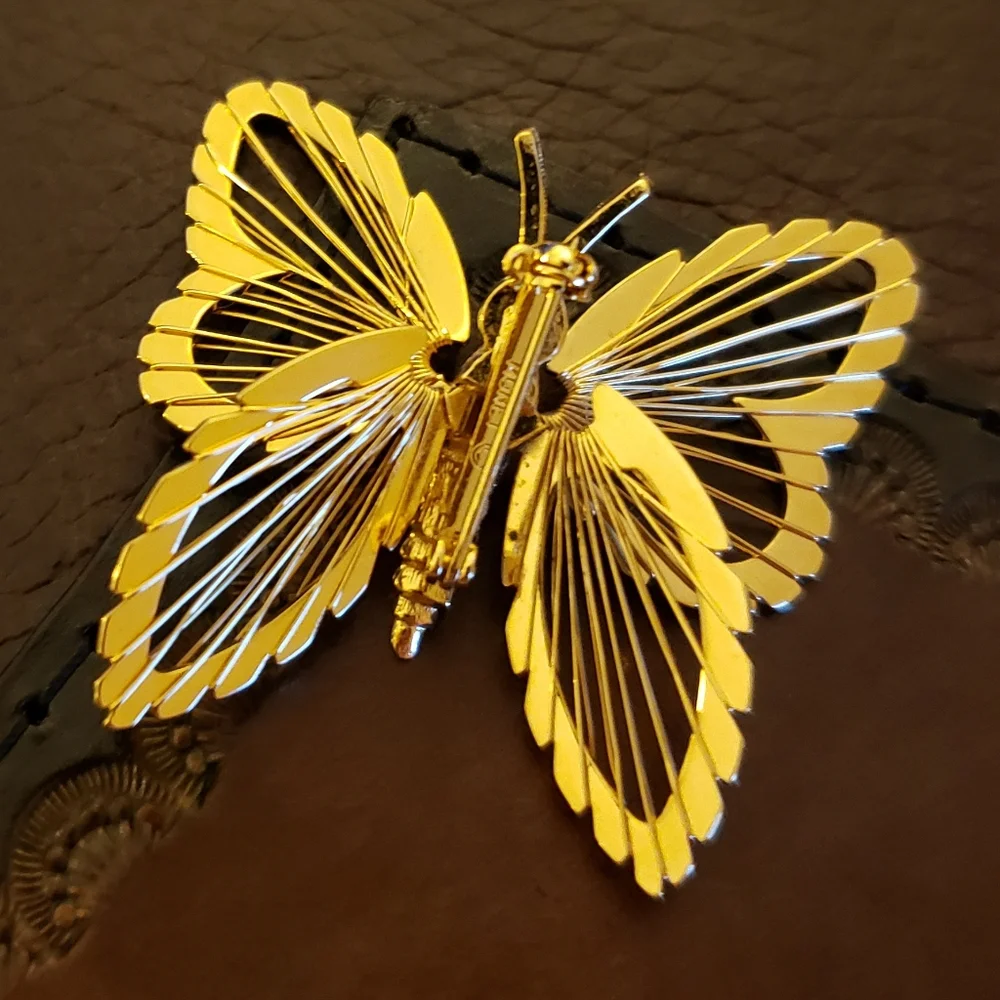 ⭐ VINTAGE | '60s Monet Butterfly Brooch - Spinerette Collection - Picture 10 of 16